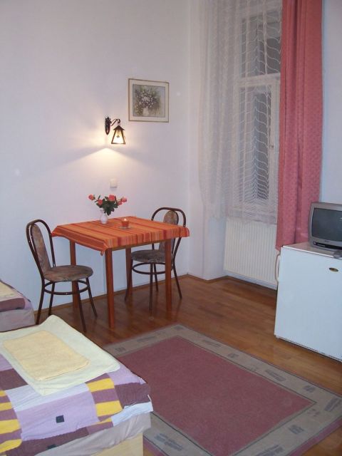 Pokoje s vanou i sprchou_Szk9.2, aparthotel penzion ubytovn pro vlety koln v Budapetii