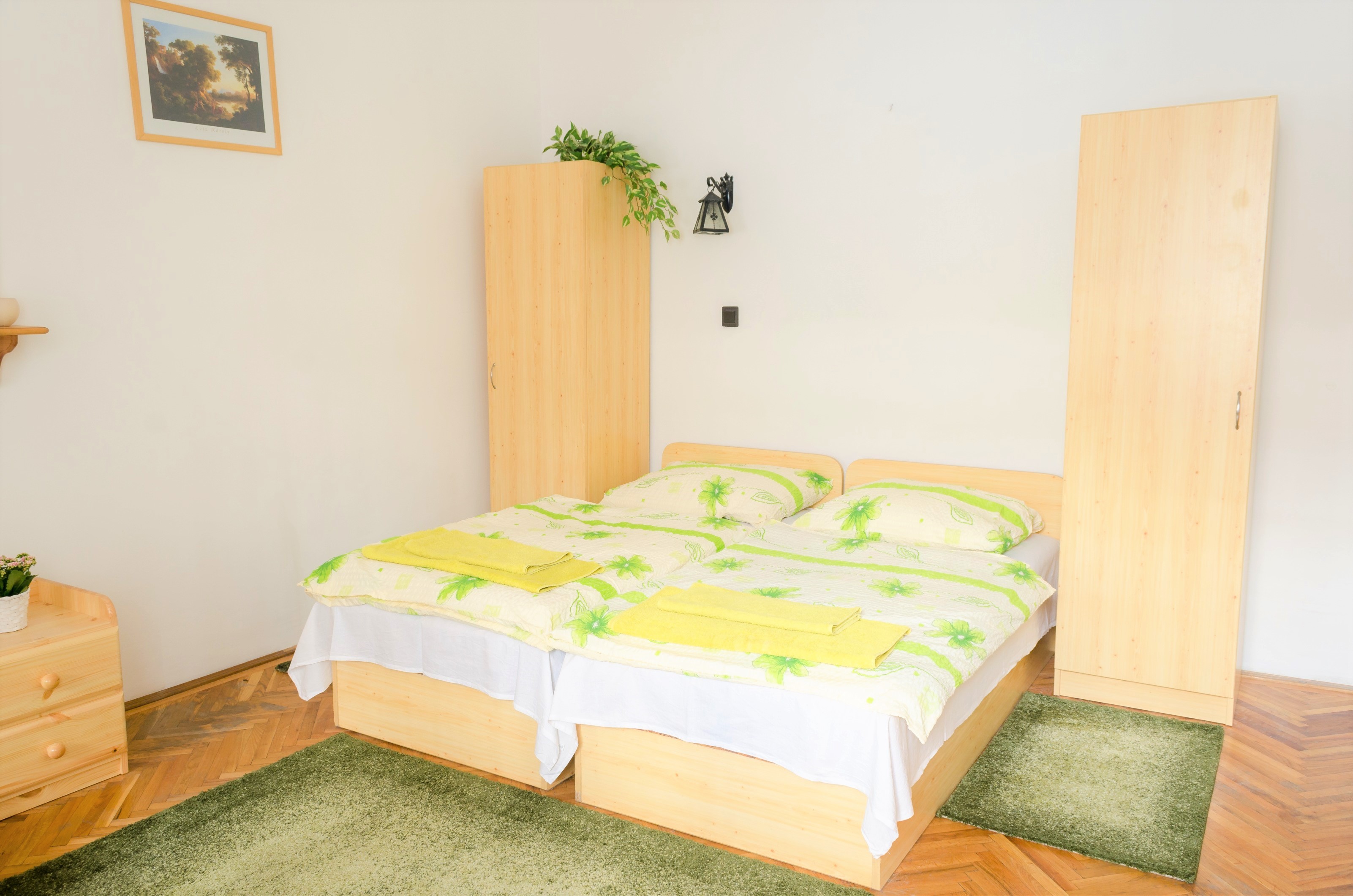 room_with_bath-Aparthotel_apartment_hotel_in_Budapest_group_accommodation