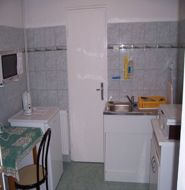 Szk20-kitchen, flats to let for long term